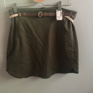 BEAND NEW skirt w/ belt